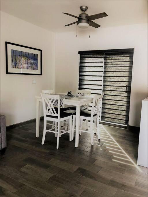 Lovely 1 Bedroom Apartment W/Private Parking Ενσενάντα Εξωτερικό φωτογραφία