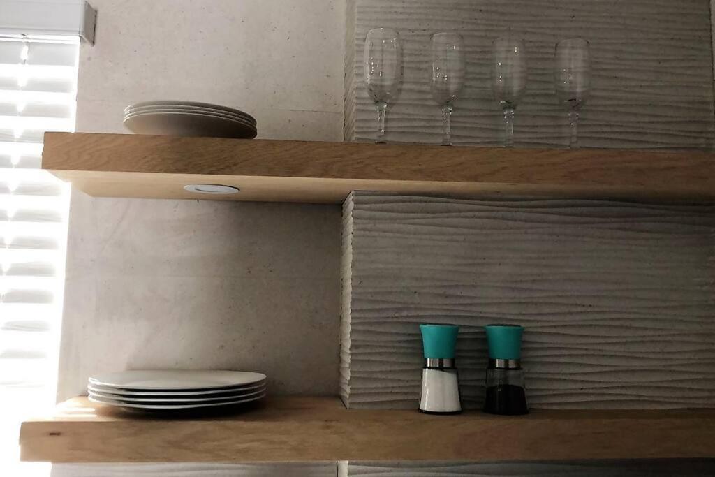 Lovely 1 Bedroom Apartment W/Private Parking Ενσενάντα Εξωτερικό φωτογραφία